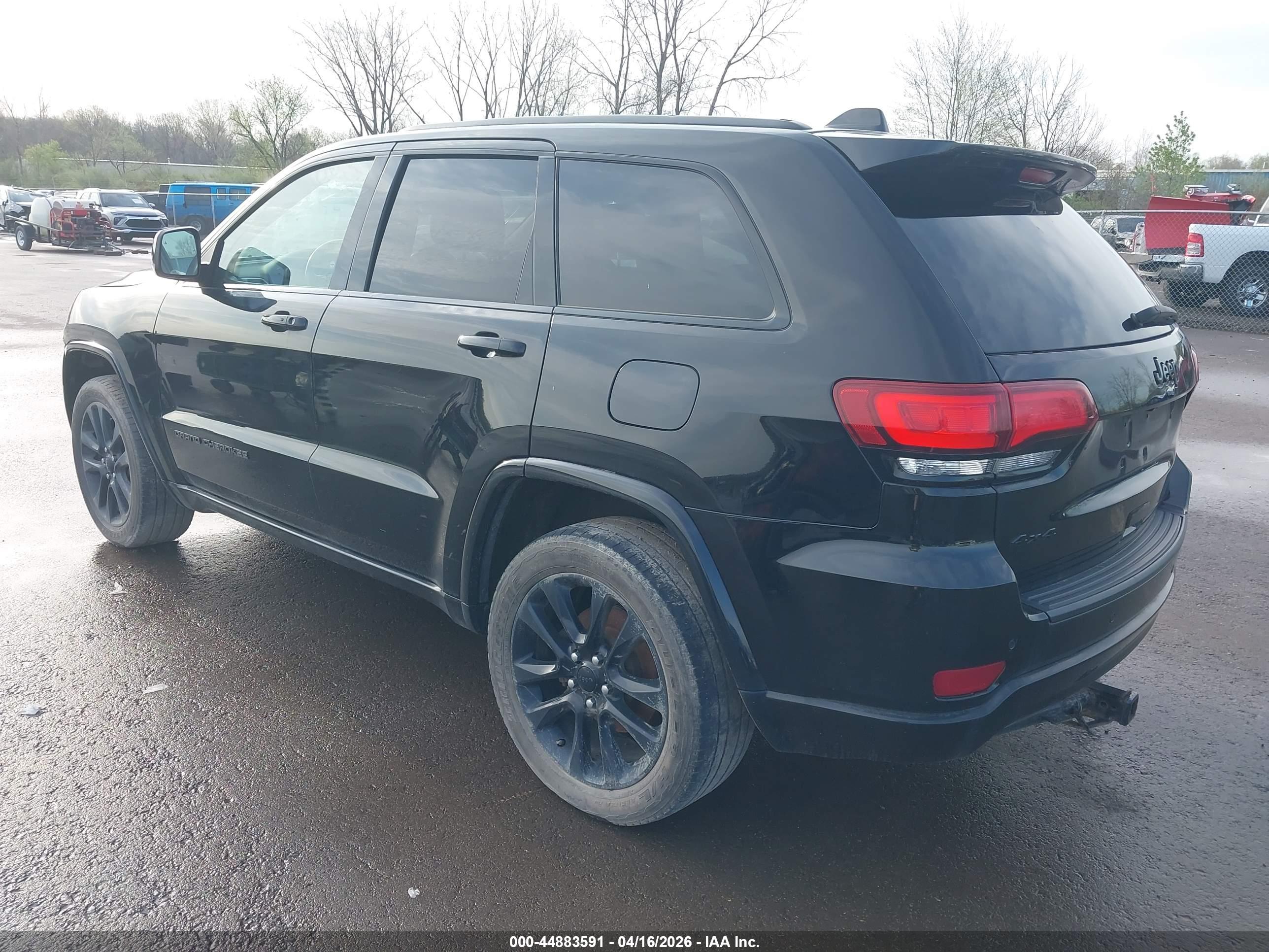 2019 JEEP Grand Cherokee — VIN 1C4RJFAG7KC564555 — photo 3